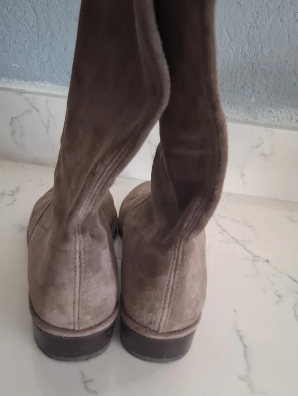 STUART WEITZMAN Brown Over-the-Knee Women's Boots - Classic Suede